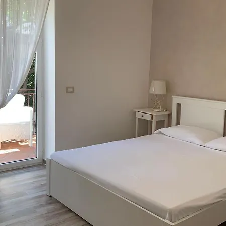 Giuseppina Nocleg ze śniadaniem Terracina