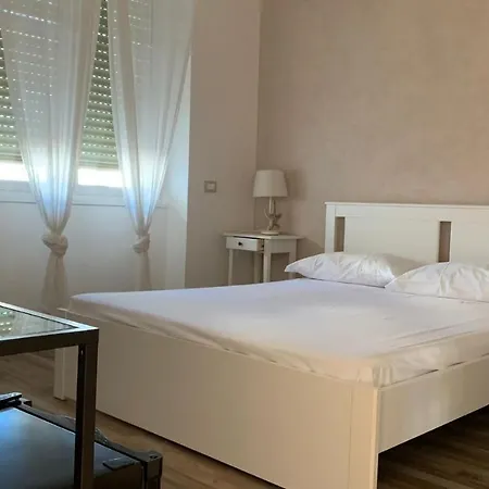 Giuseppina Nocleg ze śniadaniem Terracina